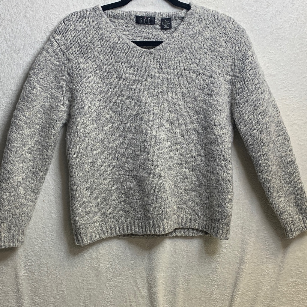 Roe Women's Heathered Gray V-Neck Sweater